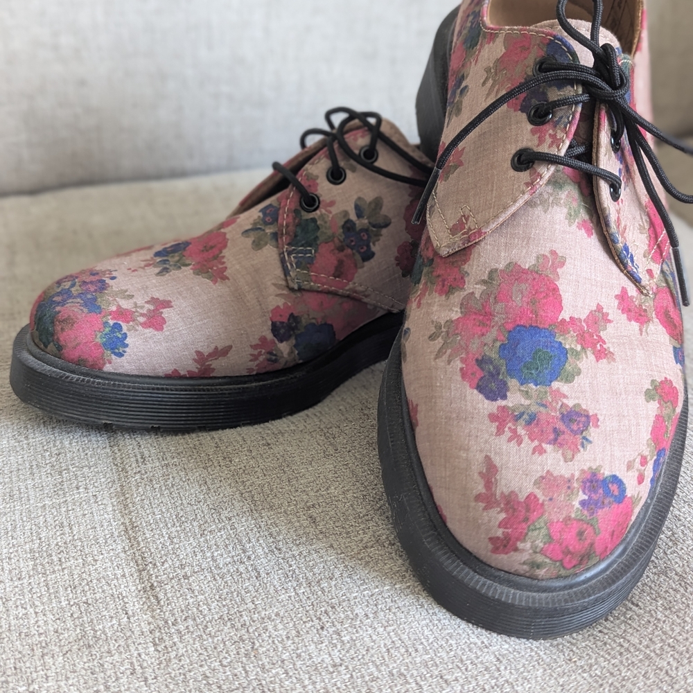 Dr. Martens Floral Canvas Oxford - Pink Floral - Picture 2 of 6